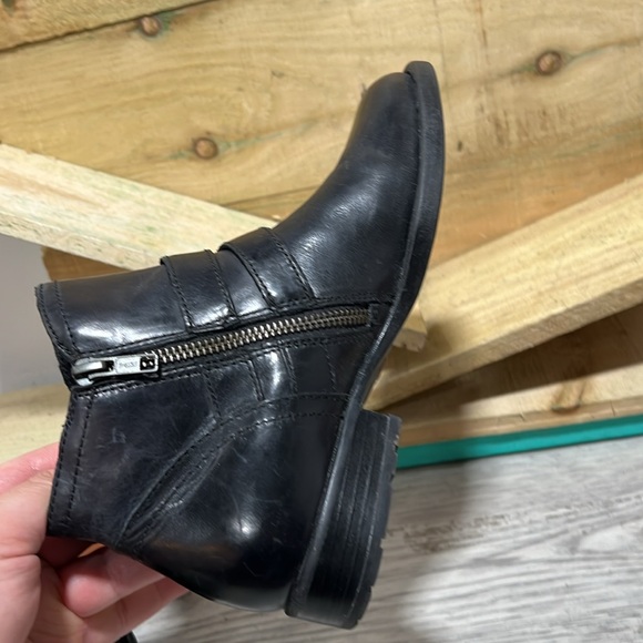 BORN Womens 6.5 M Pirlo Ankle Booties Black Leather Buckle D76103  Boots - Picture 5 of 9